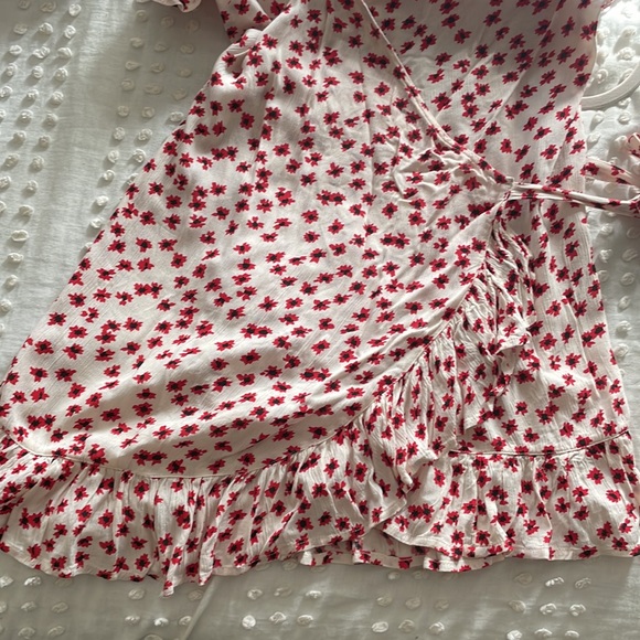 Billabong flutter sleeve mini wrap dress - Picture 3 of 4